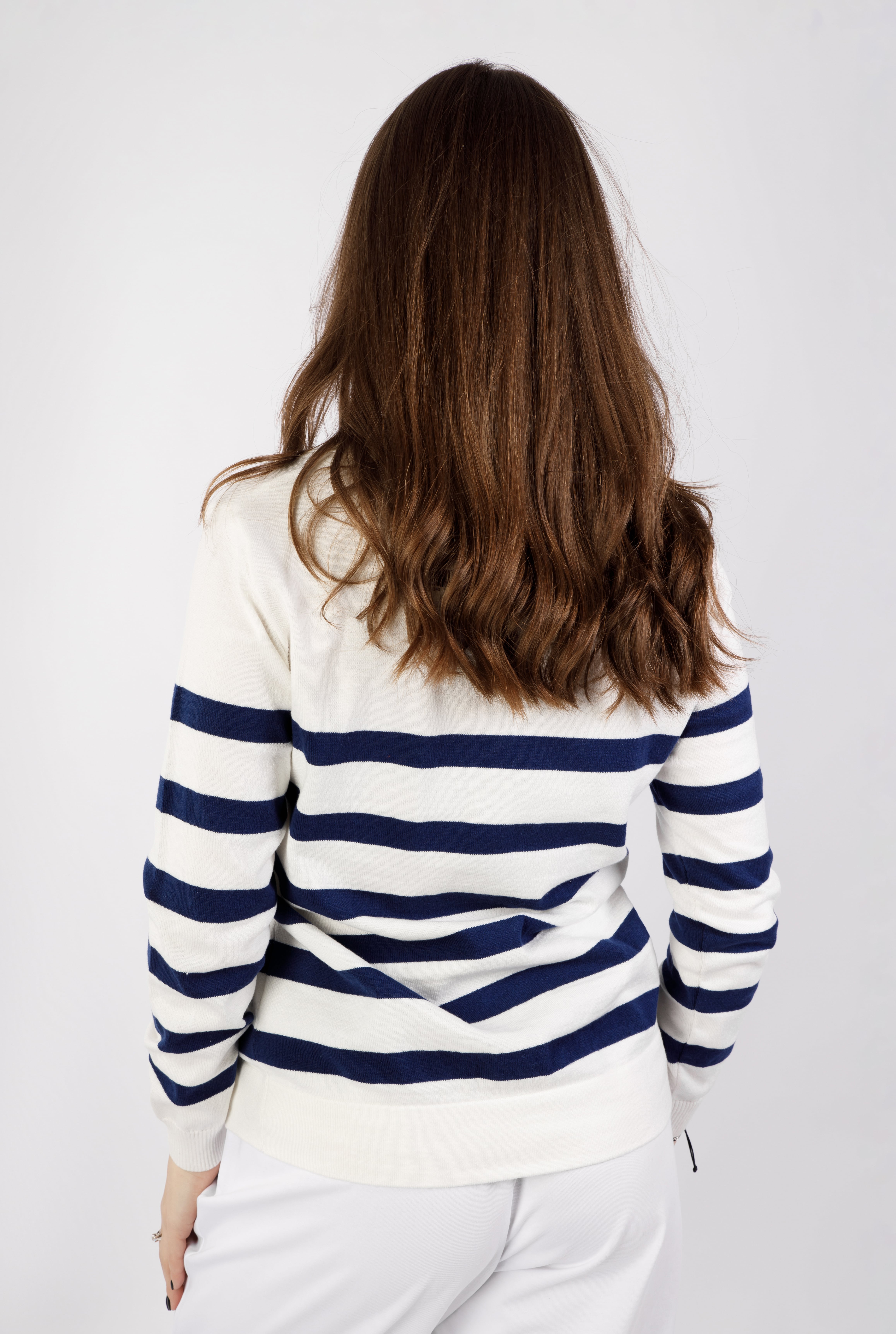 картинка Джемпер женский «Карен» (белая шерсть, отд. Василек) от магазина Одежда+