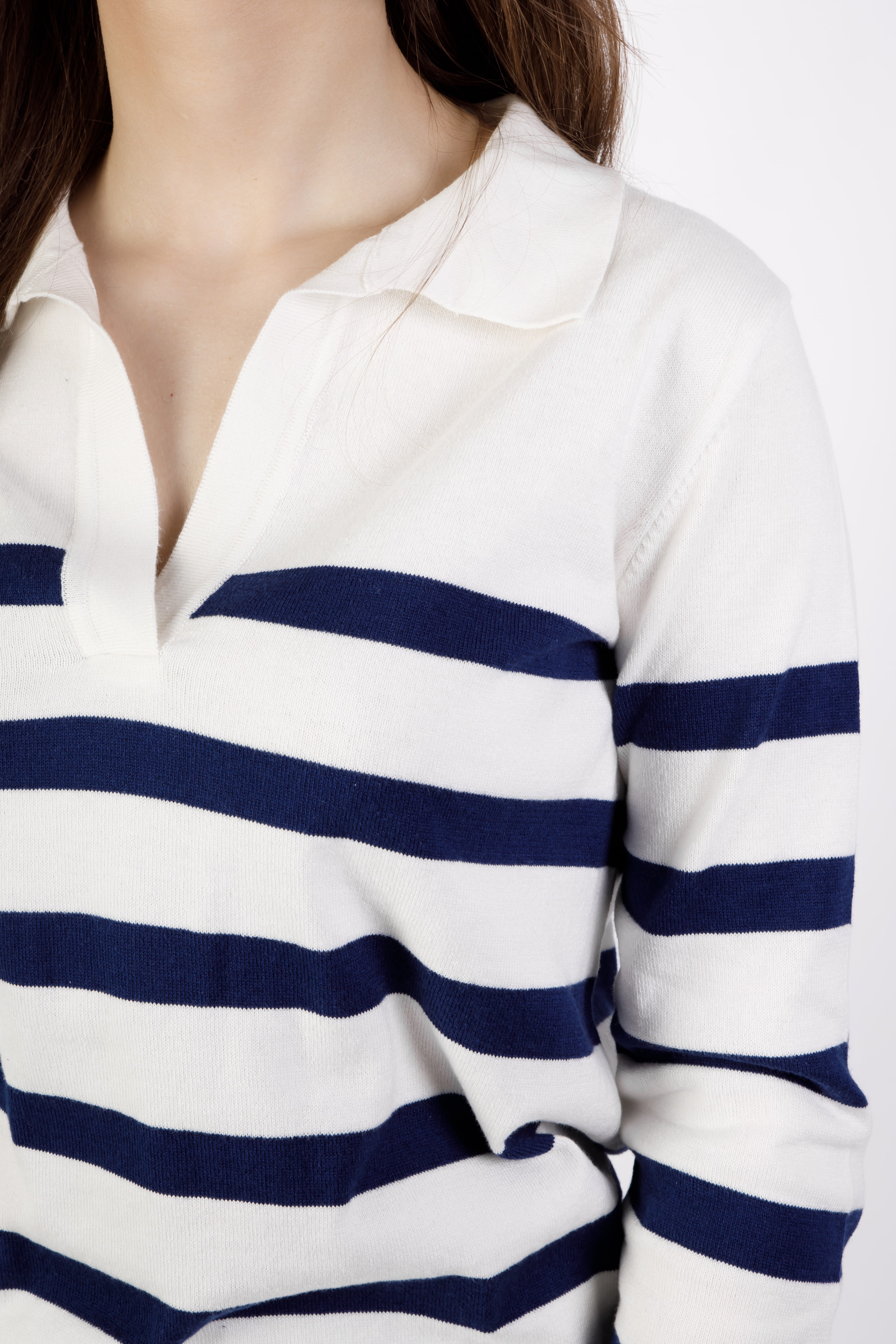 картинка Джемпер женский «Карен» (белая шерсть, отд. Василек) от магазина Одежда+