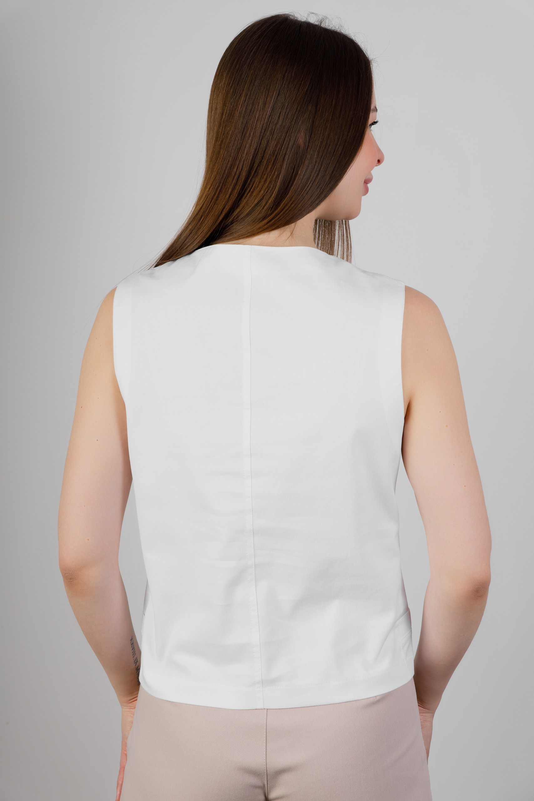 картинка Жилет женский «RIOT-джинс» (белый) от магазина Одежда+