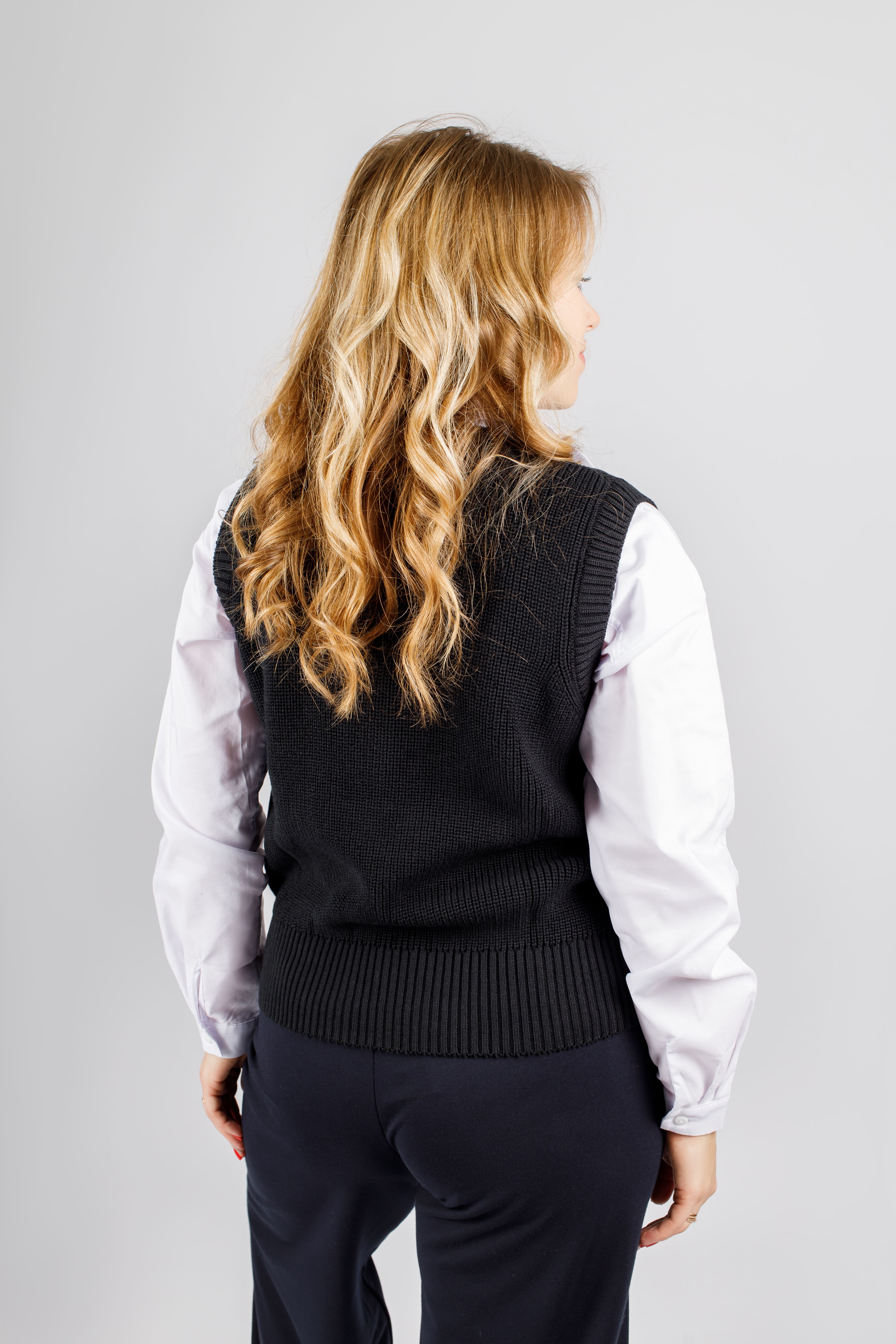 картинка Жилет женский «Аграфена» (черный) от магазина Одежда+