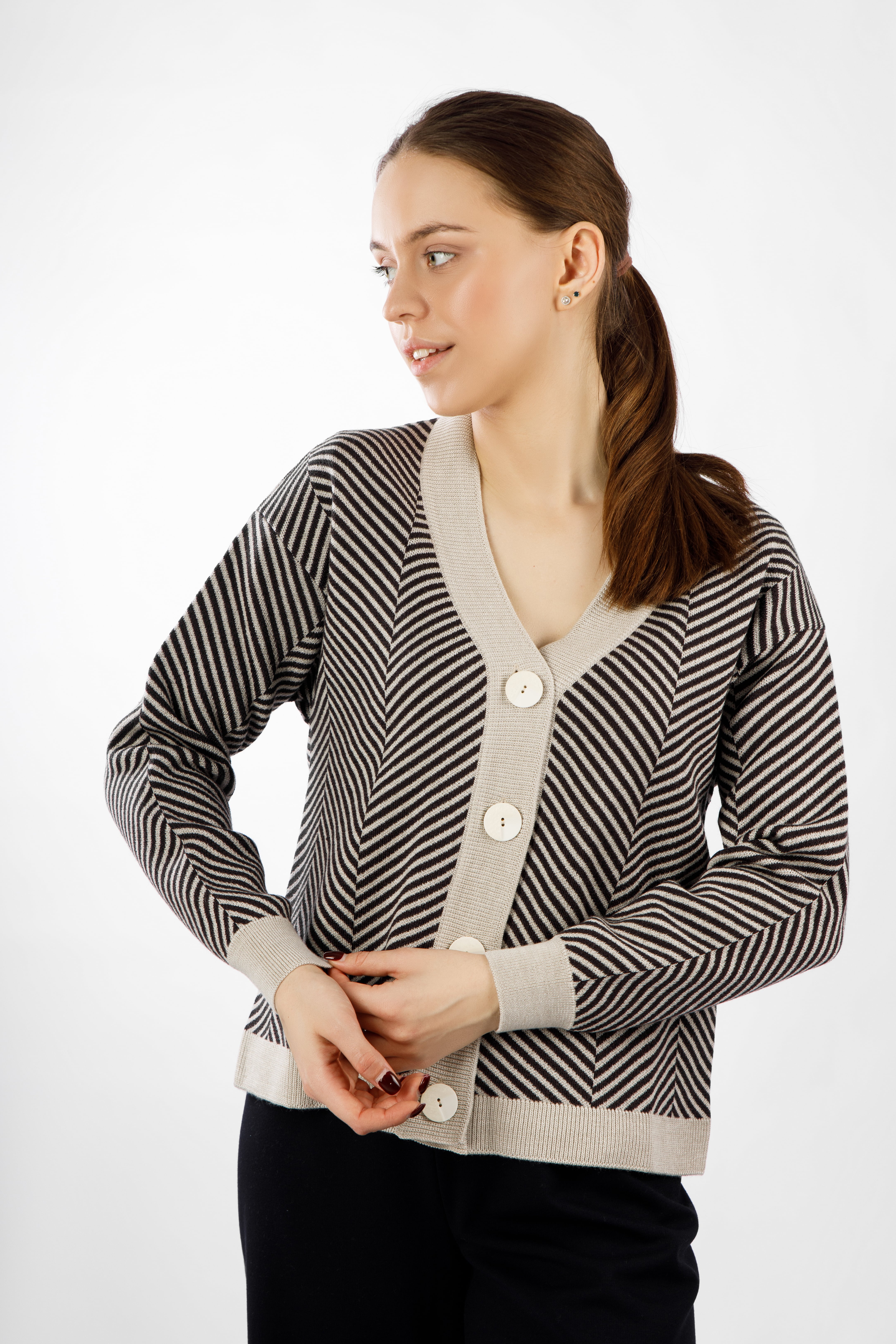 картинка Жакет женский «Арли» (жемчужный, отделка баклажан) от магазина Одежда+