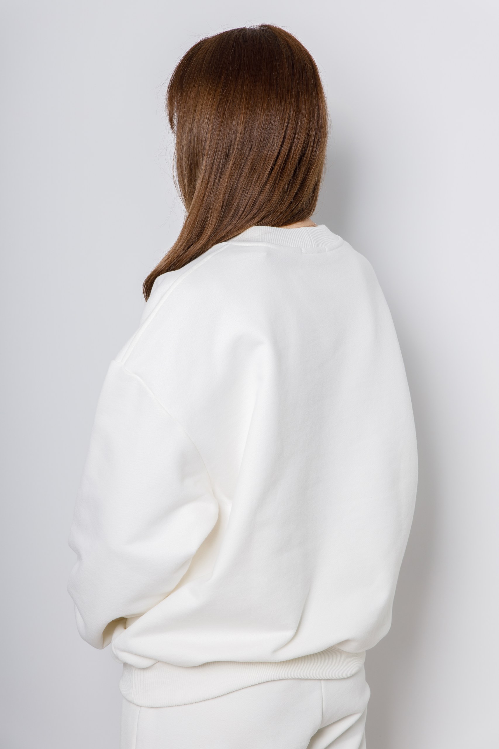 картинка Джемпер женский "Свон" (молочный с голубой вышивкой) от магазина Одежда+